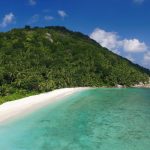 La plage de Grande Anse au Six Senses Zil Pasyon aux Seychelles
