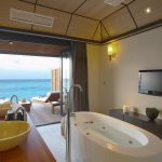 Lily Beach Resort & Spa - La salle de bains d'une Deluxe Water Villa