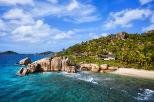 Une vue aérienne du Six Senses Zil Pasyon aux Seychelles