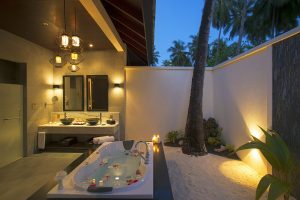 Atmosphere Kanifushi Maldives - La salle de bains d'une Sunset Beach Villa