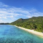 Hilton Seychelles Labriz - Une vue aérienne de la plage