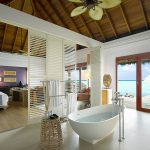 Dusit Thani Maldives - La salle de bains d'une Ocean Villa