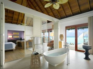 Dusit Thani Maldives - La salle de bains d'une Ocean Villa