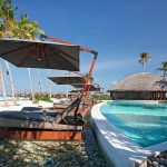 Constance Halaveli Maldives - Vue de la piscine principale