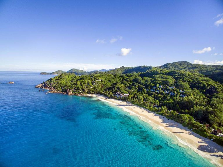 Banyan Tree Seychelles - Une vue du site et de la plage