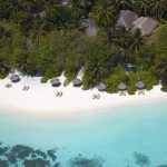 Baros Maldives - Une vue aérienne d'une plage