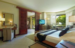 Dinarobin Beachcomber Golf Resort & Spa - Une Junior Suite et la vue