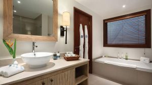 Kempinski Seychelles Resort - La salle de bains d'une Hill View Suite