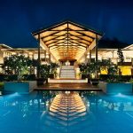 Kempinski Seychelles Resort - La piscine et le bâtiment principal