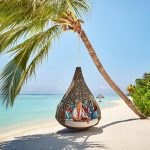 LUX South Ari Atoll - un pod de relaxation sur une plage