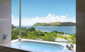 Raffles Seychelles - La baignoire d'une Ocean View Villa