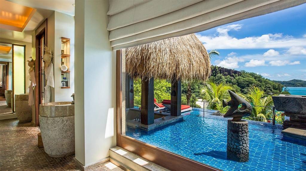 MAIA Luxury Resort & Spa - vue depuis la salle de bains d'une Panoramic Ocean Villa