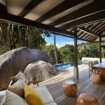 La terrasse d'une Pool Villa au Six Senses Zil Pasyon aux Seychelles