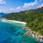 Une vue aérienne du Six Senses Zil Pasyon aux Seychelles