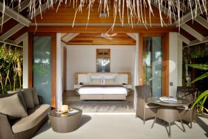 Kandolhu Island Maldives - Jacuzzi Beach Villa