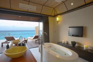 Lily Beach Resort & Spa - La salle de bains d'une Deluxe Water Villa