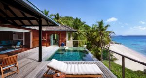 La terrasse d'une Pasyon Pool Villa au Six Senses Zil Pasyon, Seychelles