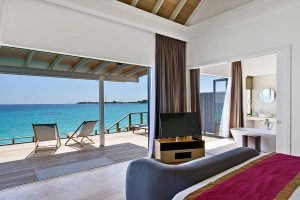 Kuramathi Island Resort, Maldives - Chambre & Terrasse d'une Deluxe Water Villa