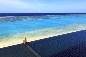 Kuramathi Island Resort, Maldives - La piscine du Laguna Bar