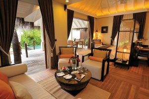 AYADA Maldives - Le salon d'une Beach Pool Suite