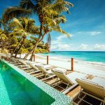 Carana Beach Seychelles - La piscine et la plage