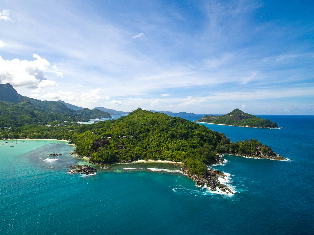 Constance Ephelia Seychelles - une vue aérienne du resort