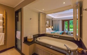 Constance Lemuria Seychelles - La salle de bains d'une Junior Suite