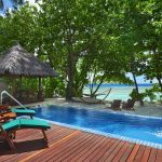 Hilton Seychelles Labriz - La piscine et terrasse d'une Deluxe Beachfront Pool Villa