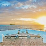 Scubaspa Maldives - La proue d'un des deux navires au lever de soleil
