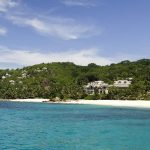 Banyan Tree Seychelles - La plage et le bâtiment principal