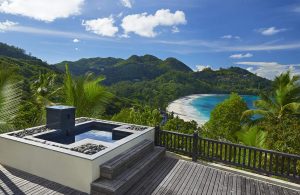Banyan Tree Seychelles - Le jacuzzi et la vue d'une Sancatuary Ocean View Pool Villa