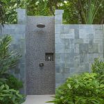 Baros Maldives - La douche extérieure d'une Baros Villa