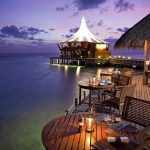 Baros Maldives - La terrasse du restaurant Cayenne