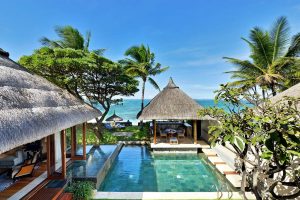 Constance Belle Mare Plage - la piscine et le pavillon d'une Beach Pool Villa