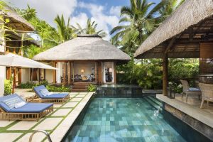 Constance Belle Mare Plage - La piscine, le pavillon et la terrasse d'une Pool Villa