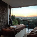 Domaine de l Orangeraie - Salle de massage double au coucher de soleil au spa