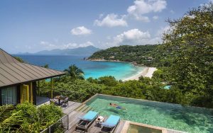 Four Seasons Resort Seychelles - La piscine et la vue d'une Ocean View Suite