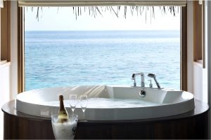 Huvafen Fushi - Le jacuzzi d'un Ocean Pool Bungalow